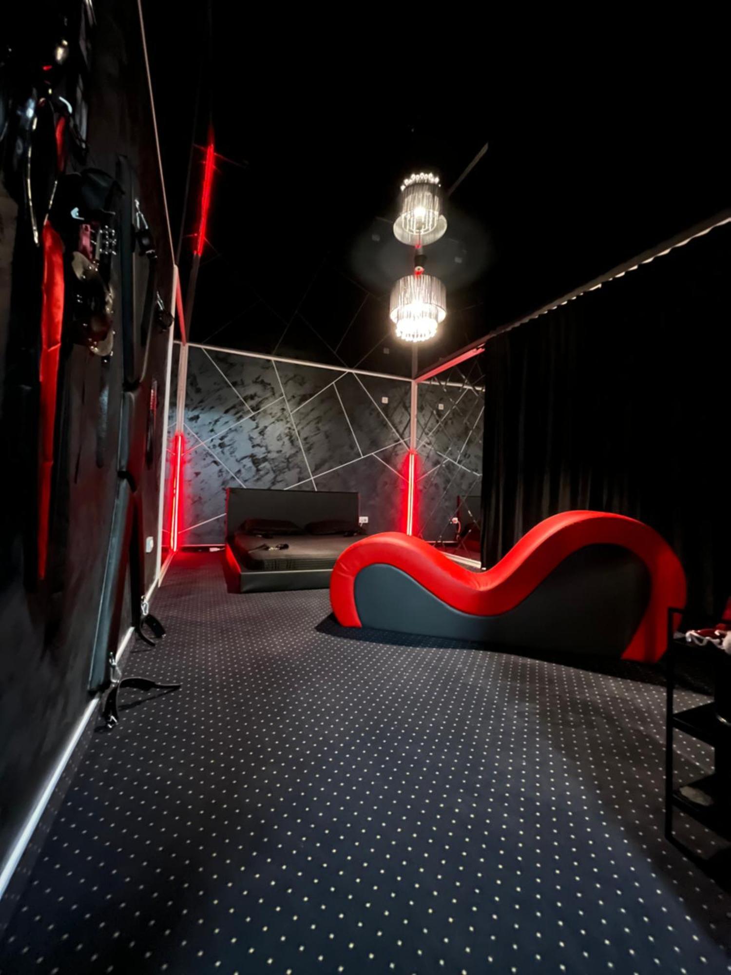 Adult Only Fantasy Room Bucarest Extérieur photo